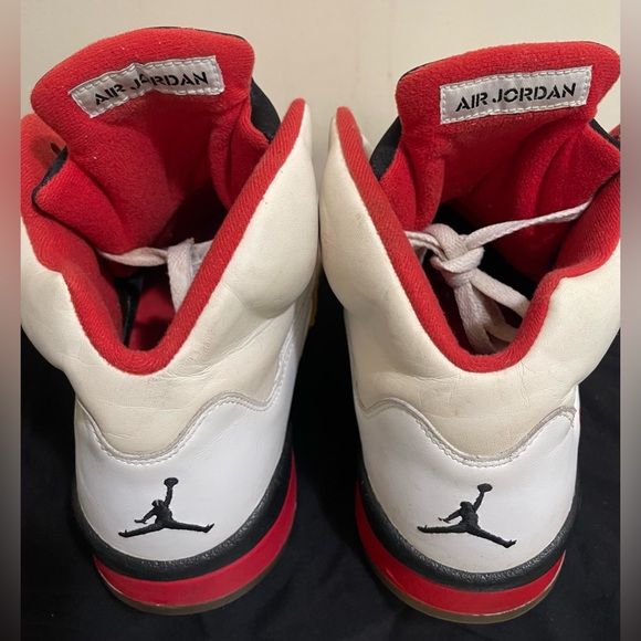 Air Jordan Fire Red 5 (2006) - Picture 4 of 5